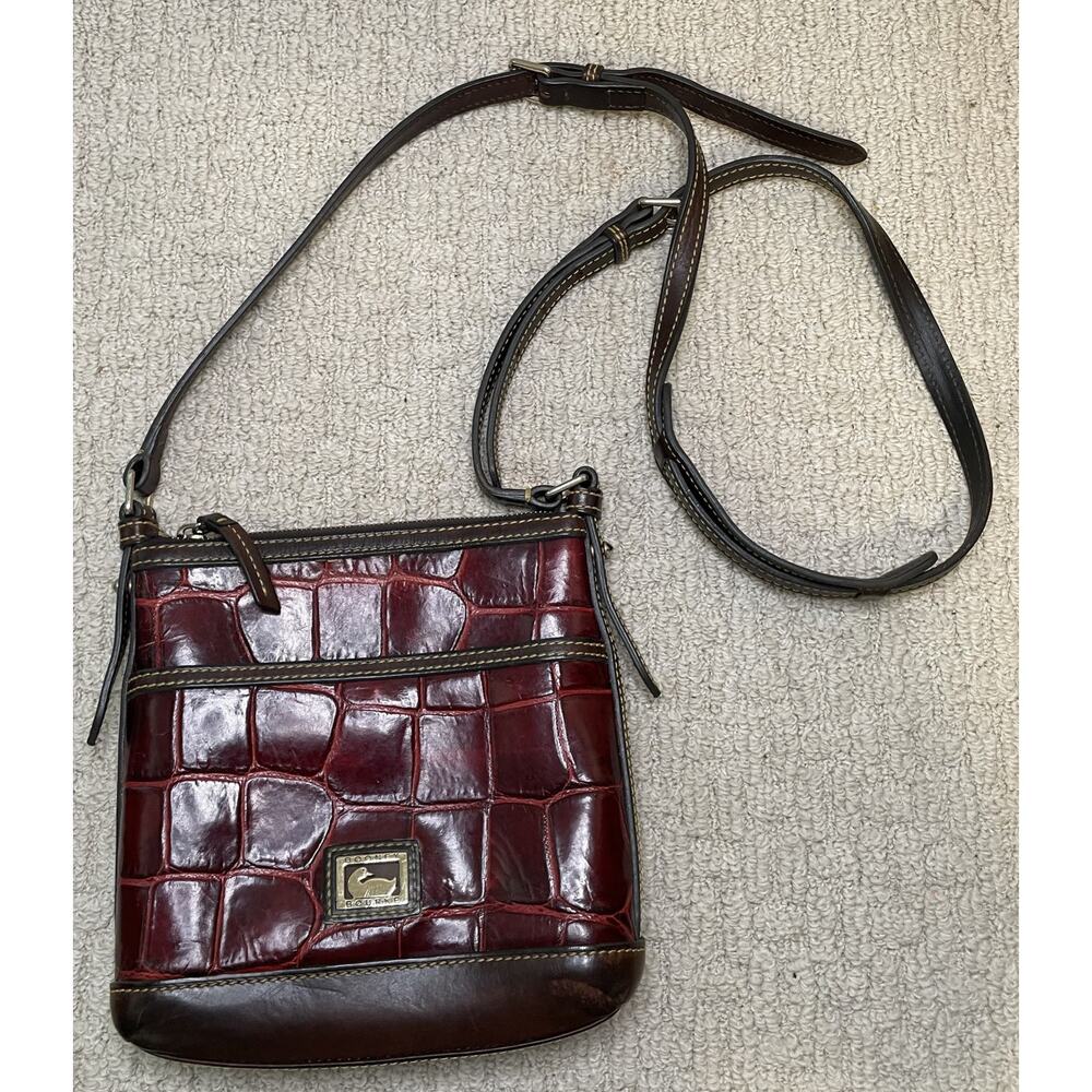 VTG Dooney & Bourke Croc Embossed Bag Leather Crossbody Letter Carrier Handbag
